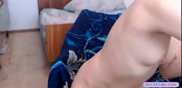  [moistcam.com] Slim horny mature loves her holes filled! [free xxx cam]